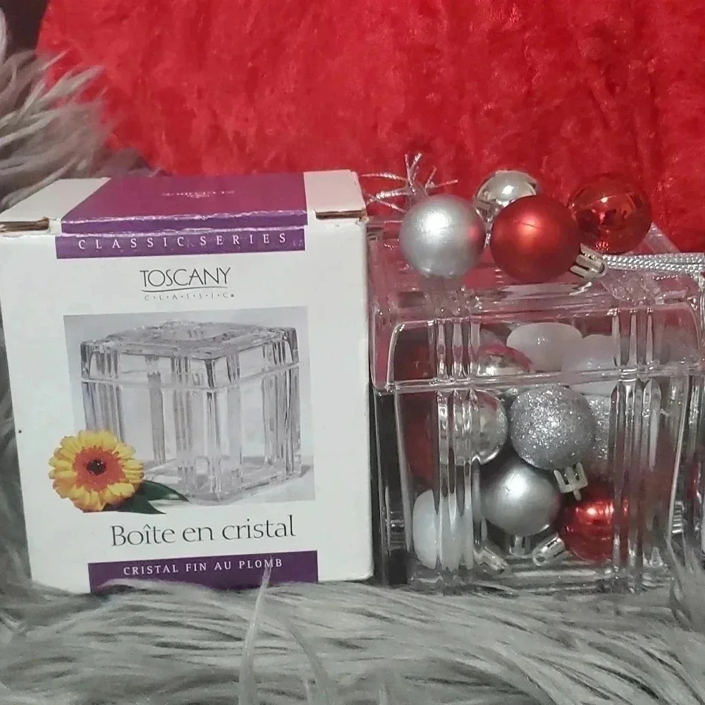 Crystal cube